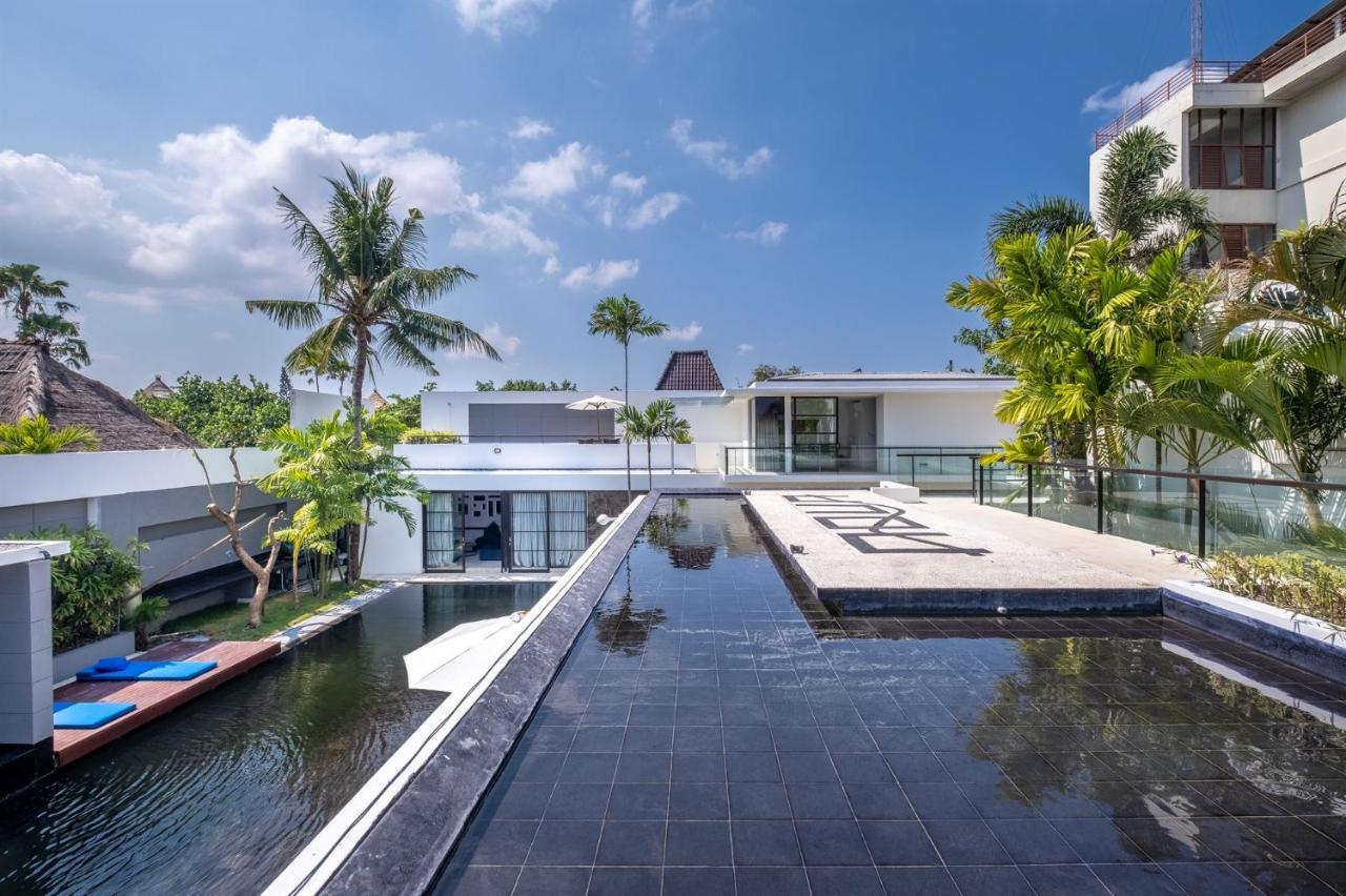 Villa Aqua